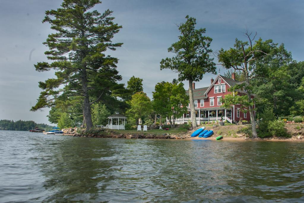 Lake House At Ferry Point Sanbornton Rum bild